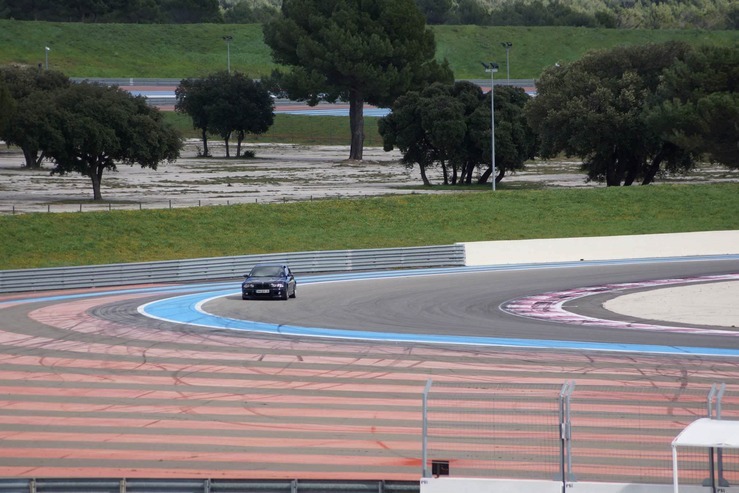 000 1556197 830528443640593 1061676653 O