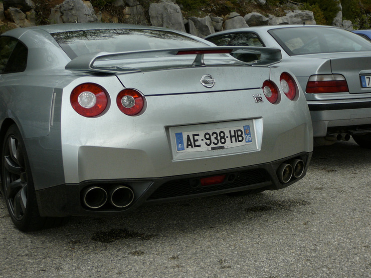 Nissan GT-R R35 de estorilblau