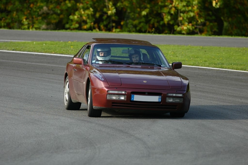 porsche-944-turbo-d81a9928-custom-big.jp