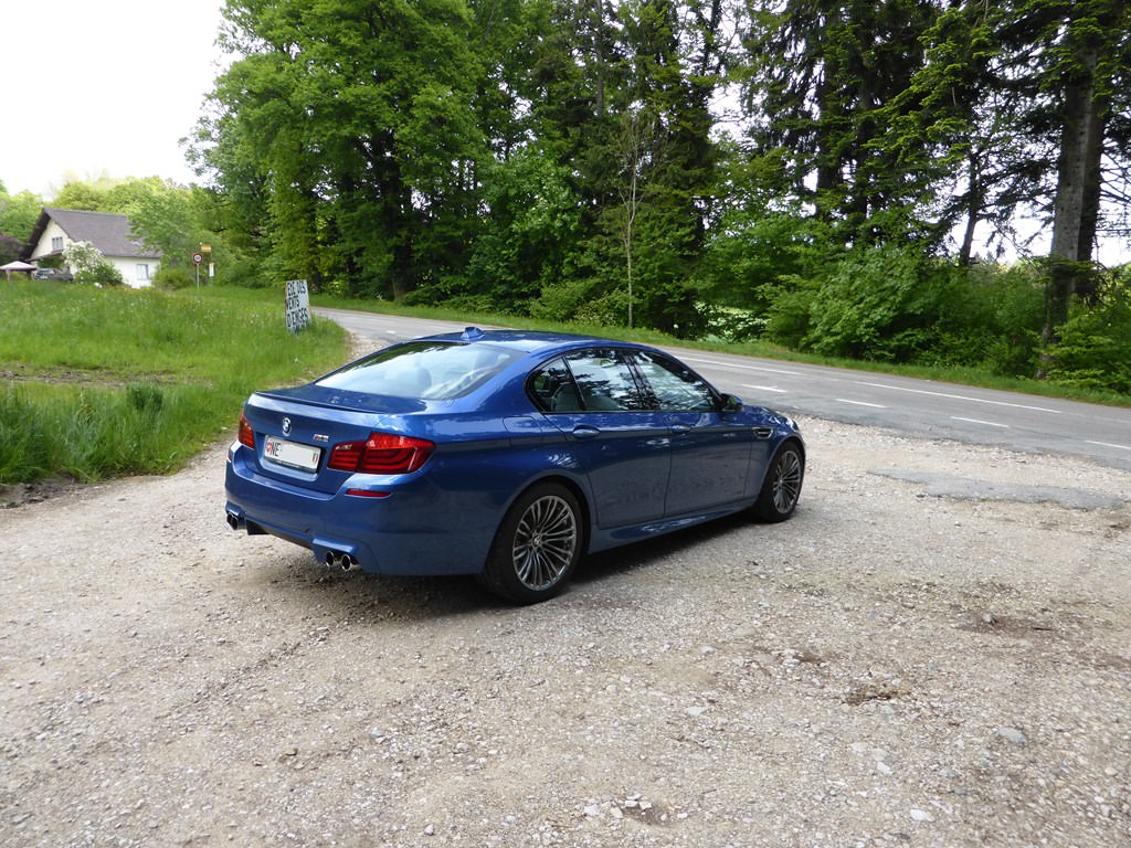 bmw-m5-f10-p1000978-copier-big.jpg