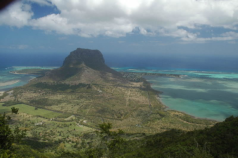 img-243599-4-chamarel1.jpg