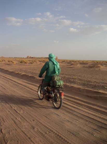 img-244092-1-dune-insolite-motard-sahara-er-.jpeg