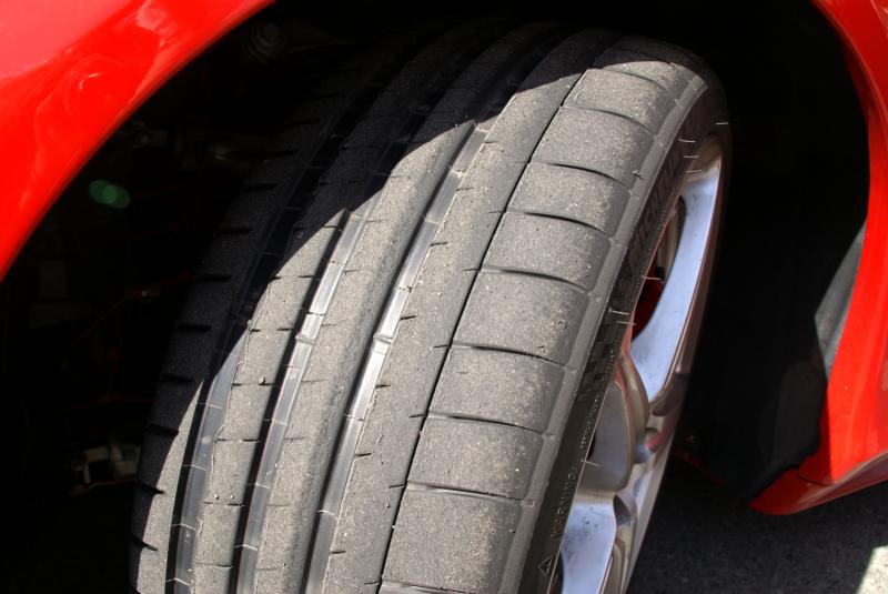 img-324678-1-michelin-pilot-super-sport-2010-dubai-auto-buzz-27.jpg