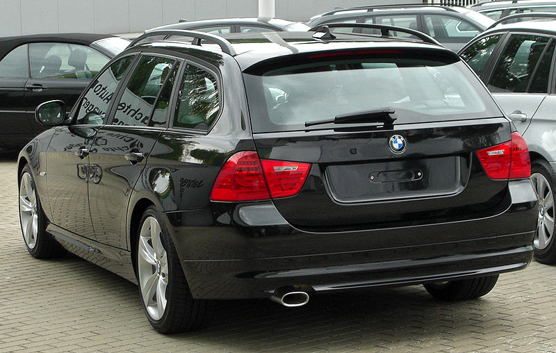 img-361408-1-800px-BMW_3er_Touring_(E91)_Facelift_rear_20100725.jpg
