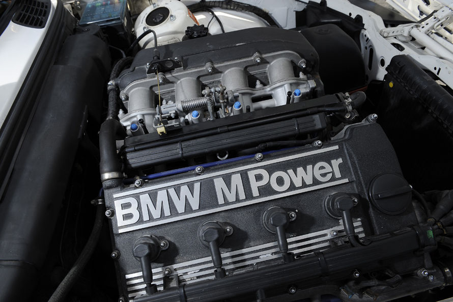 img-365480-11-389975BMWM3E30RingTaxiBaujahr1987fotoshowImagee1fccd272618.jpg