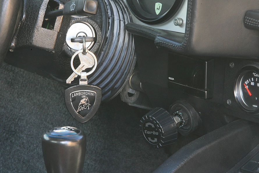 img-365603-10-518999LamborghiniReventampxfffdnLamborghiniCountachTurboSfotoshowImage5ad276f6306637.jpg