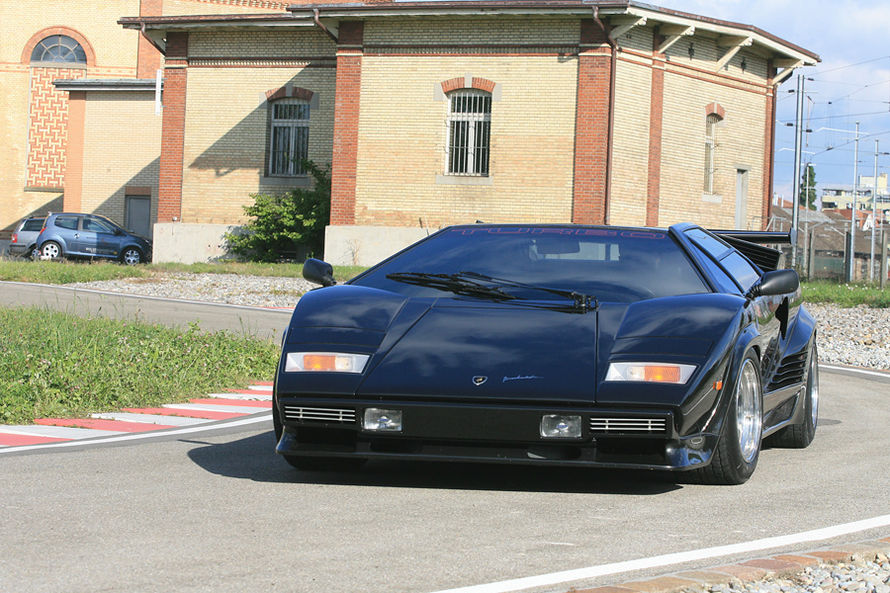 img-365603-15-950606LamborghiniCountachTurboSfotoshowImagef8e273c8299897.jpg
