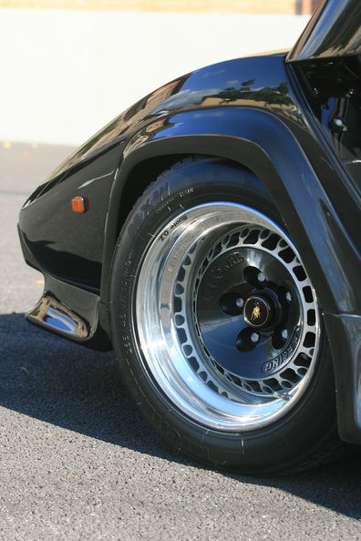 img-365603-6-564379LamborghiniCountachTurboSfotoshowImage4ab303d1299901.jpg