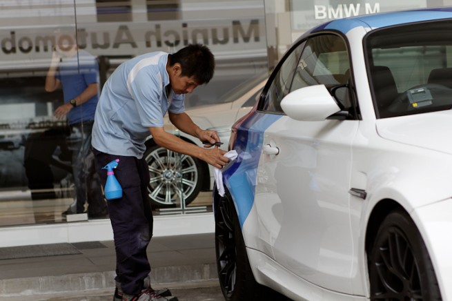img-376217-8-bmw-m-dealership-10-655x436.jpg