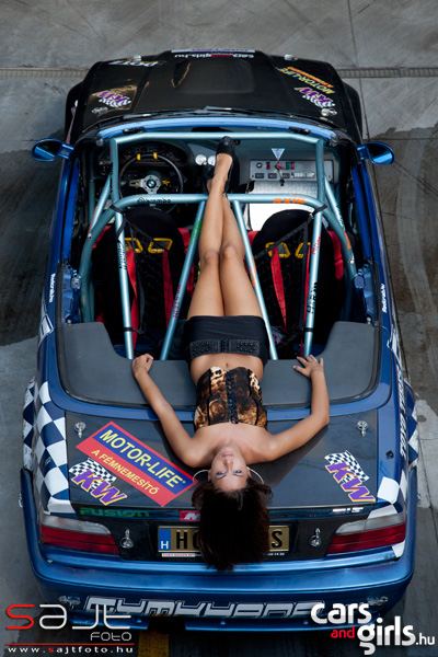 img-382129-2-CarsAndGirls_simondorottya_2.jpg