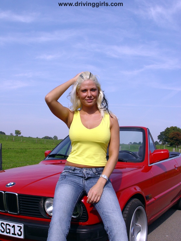 img-382326-17-drivinggirls_vid003-2_013.jpg