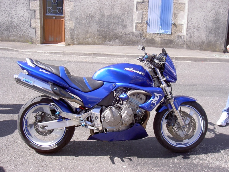 img-386250-12-gsxr_012.jpg