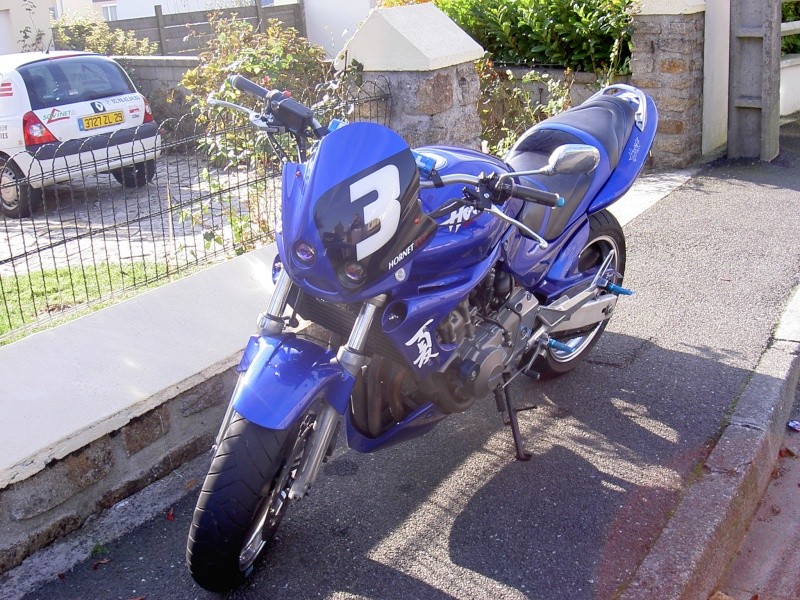 img-386250-13-gsxr_013.jpg