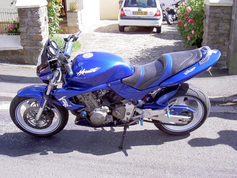 img-386250-14-gsxr_014.jpg