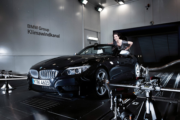 img-387351-3-glamour_katarina_witt_bmw_03.jpg