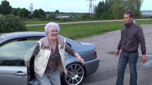 img-387390-1-granny-drift-bmw-m3.jpg