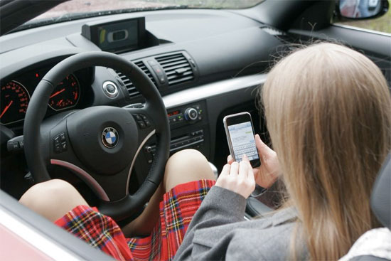 img-388051-1-iphone-girl-bmw.jpg