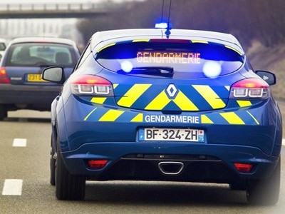 img-392829-1-S7-Decouvrez-en-photos-et-video-la-nouvelle-Renault-Megane-R-S-Gendarmerie-65900.jpg