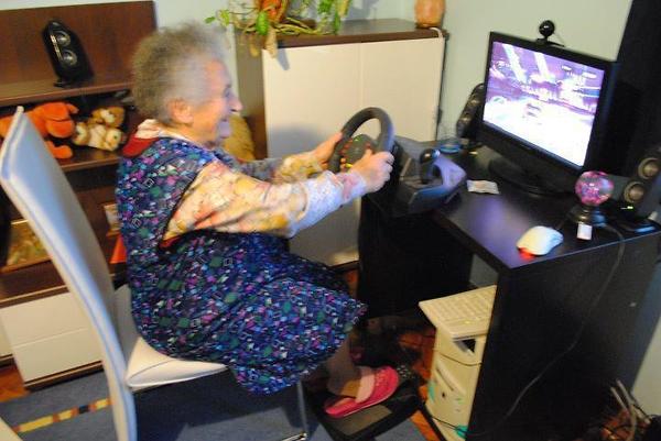img-419743-1-a.aaa-grand-mother-in-2012.jpg