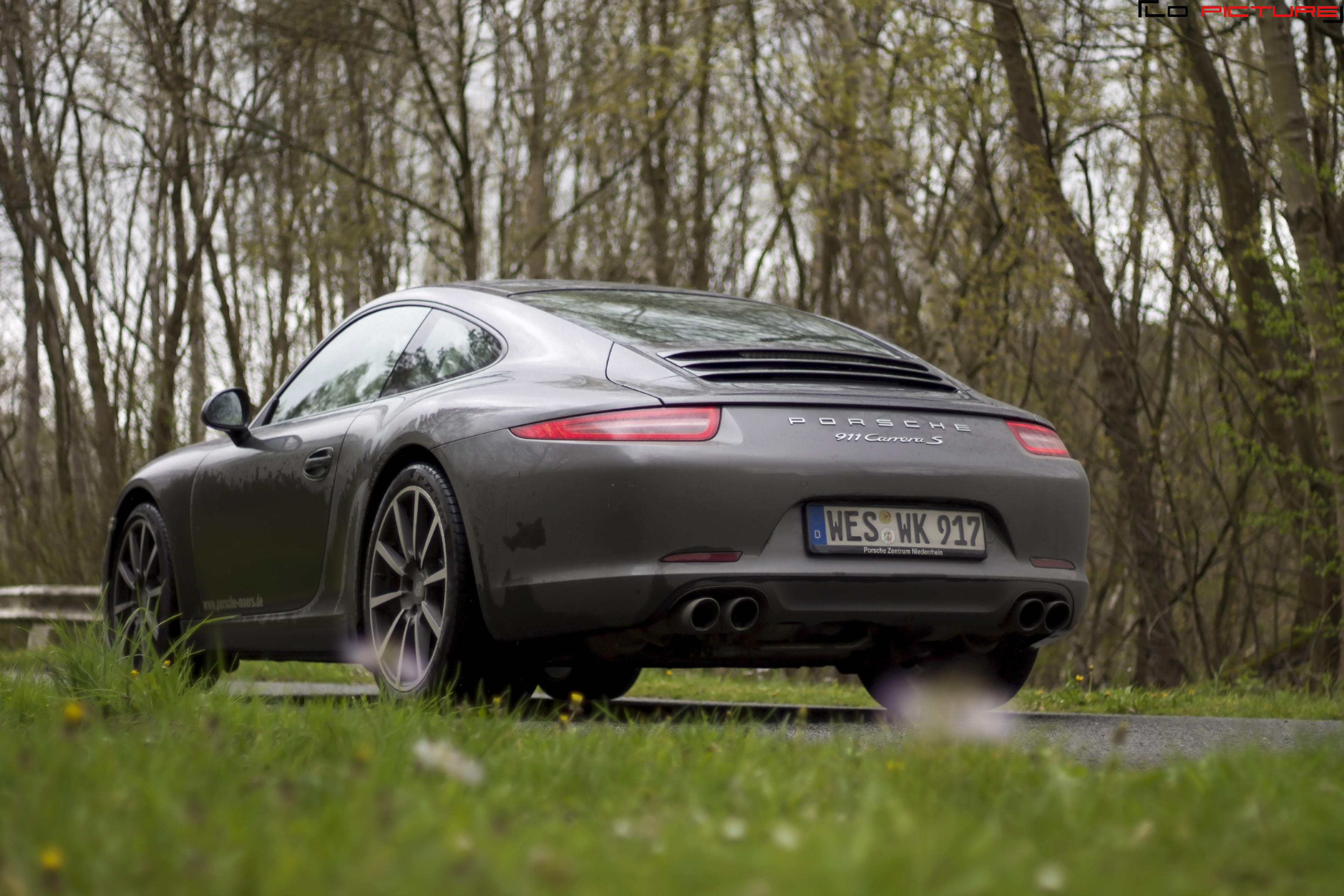 img-436230-6-porsche911u.jpg