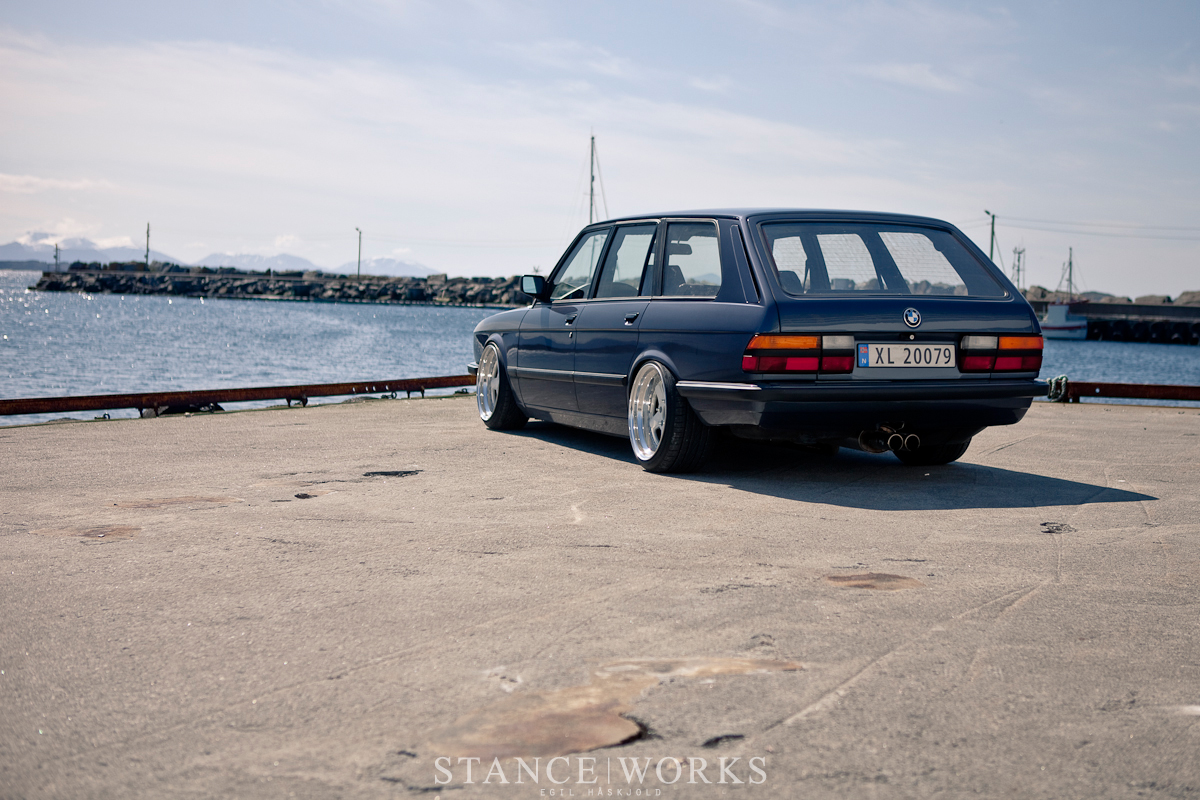 img-467015-6-e28-wagon-schultz-rear-end-tail.jpg