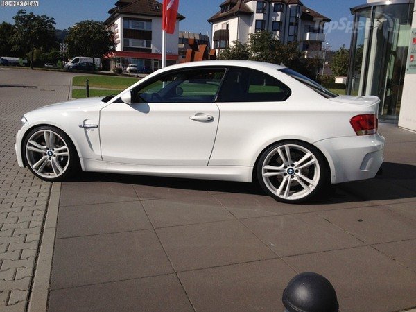 bmw-1m-coupe-by-tj-f-3_600x0w.jpg