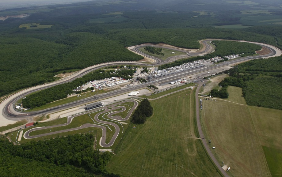 Le-circuit-de-Dijon-Prenois-et-sa-piste-