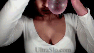 1240564223_slow-mo_water_balloon_tits.gi