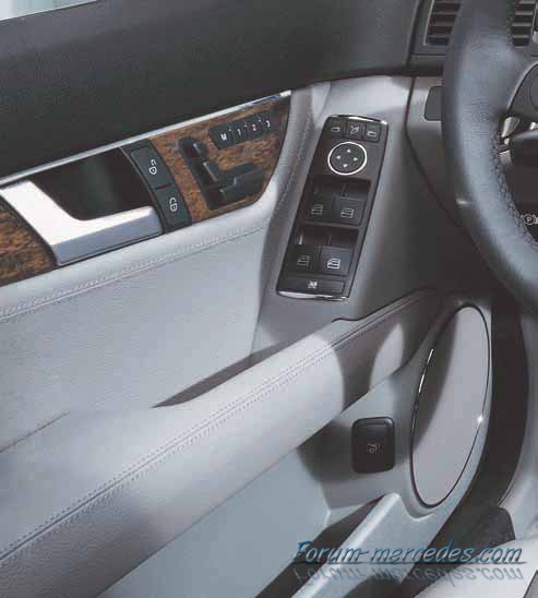 24-habillage-de-porte-classe-c-w204.jpg