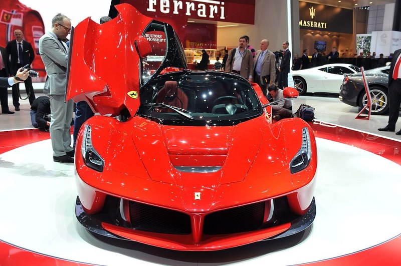 laferrari1.jpg