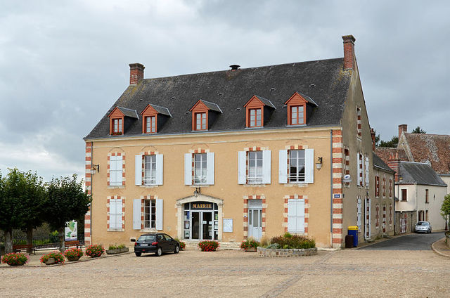 montmirail72mairie.jpg