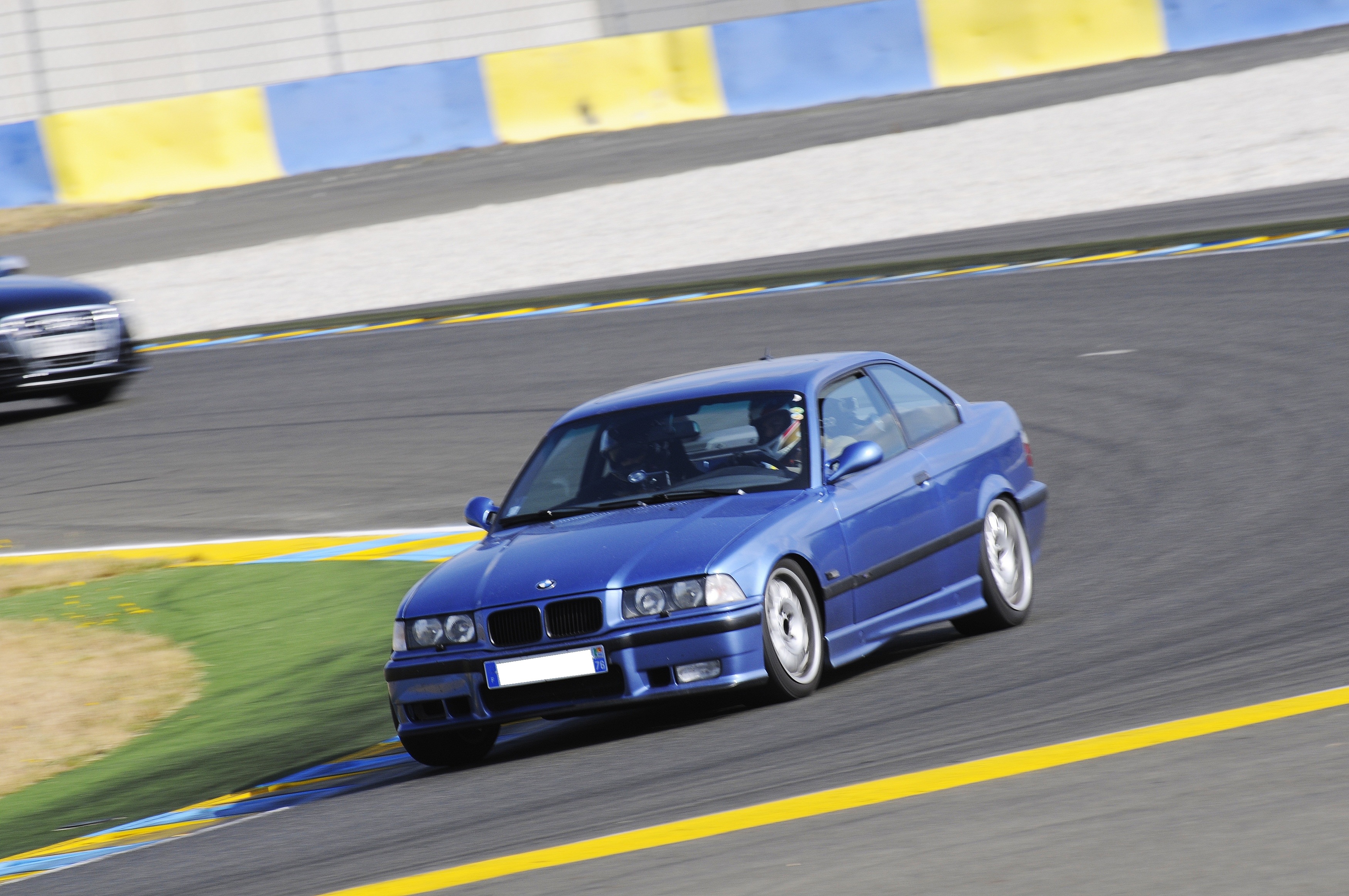 488792m31107.jpg