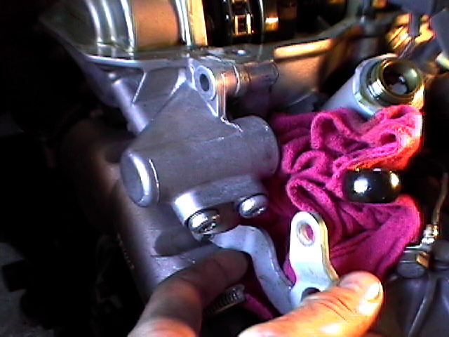 img-104960-7-liftingbracket2.jpg
