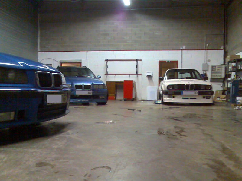 img-121804-8-bmwalpinatx6.jpg
