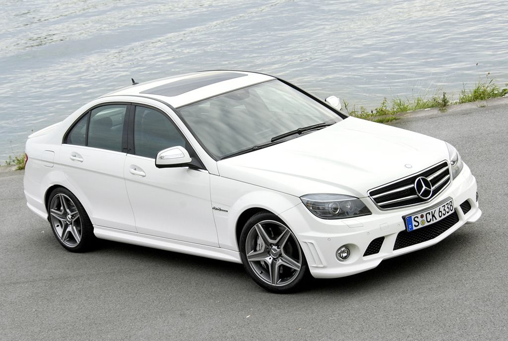 img-182114-1-mercedes-c63-amg.jpg