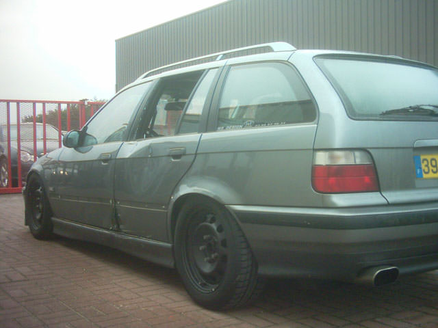img-89920-1-bmwtouringcrash26ro.jpg