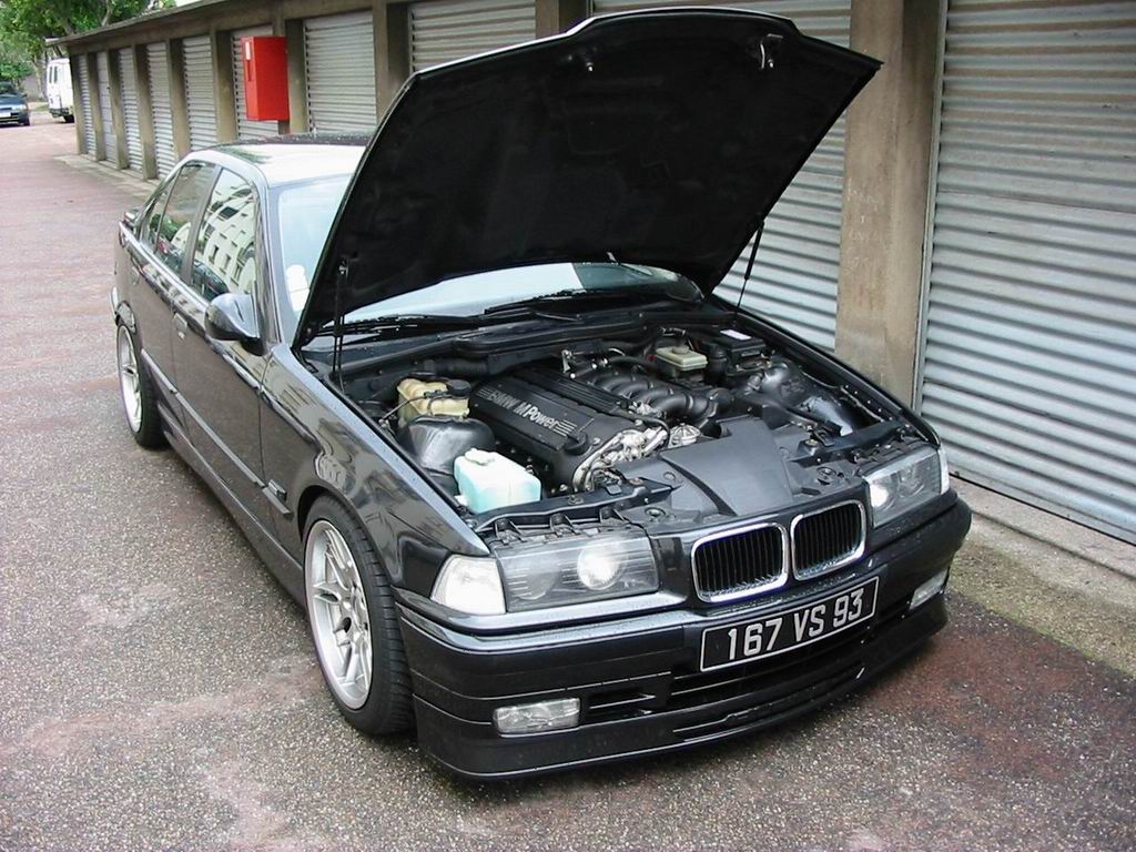 img-19807-7-e36- capot ouvert.jpg