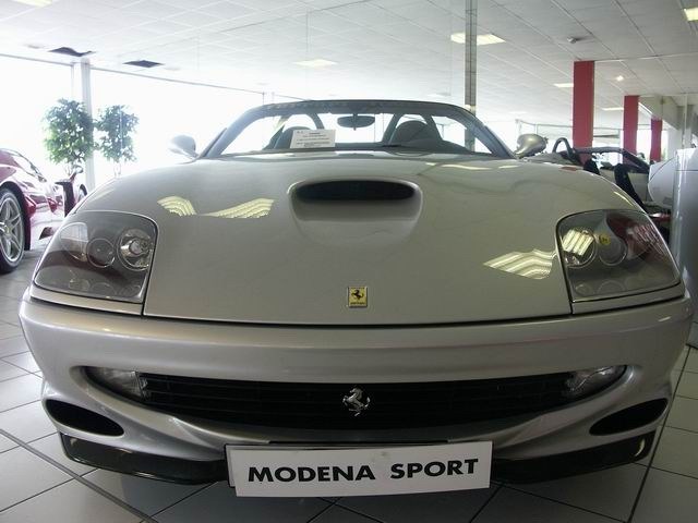 img-22446-10-Ferrari_10.jpg