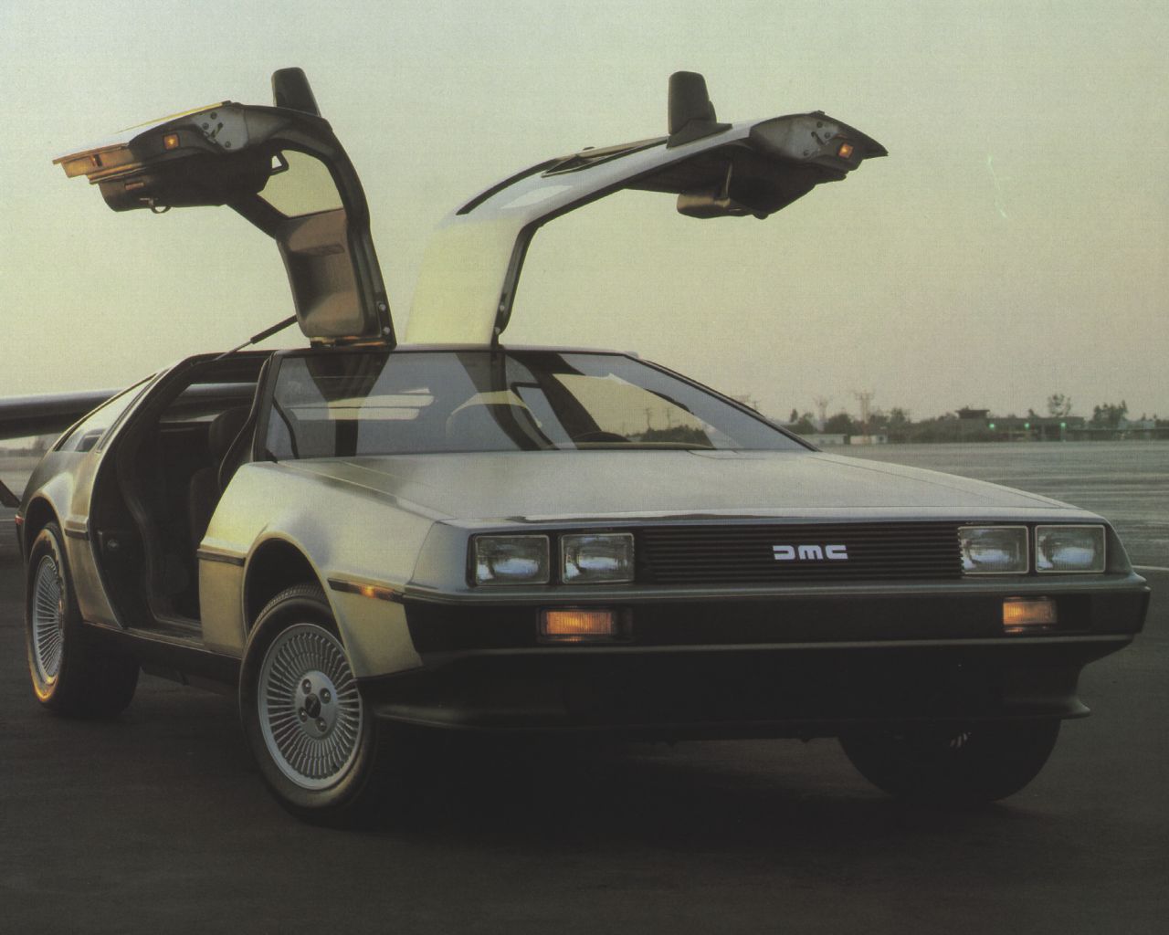 img-53932-1-DeLorean.jpg