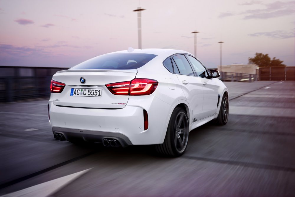 BMW X6M by AC Schnitzer fahrend hinten_300.jpg