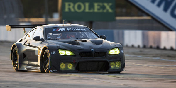 deux-bmw-art-cars-en-approche-13134-1-P.