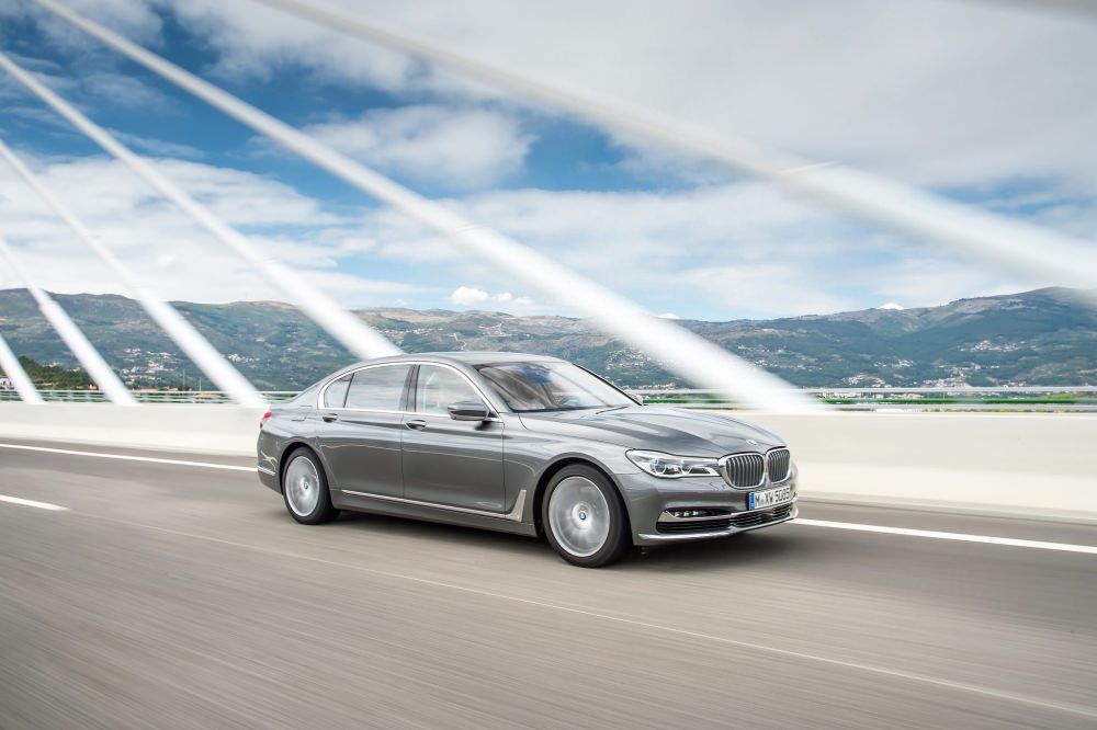 P90218901_highRes_the-new-bmw-7-series.jpg