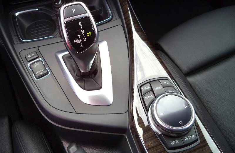 bmw-2-series-gear-shift.jpg