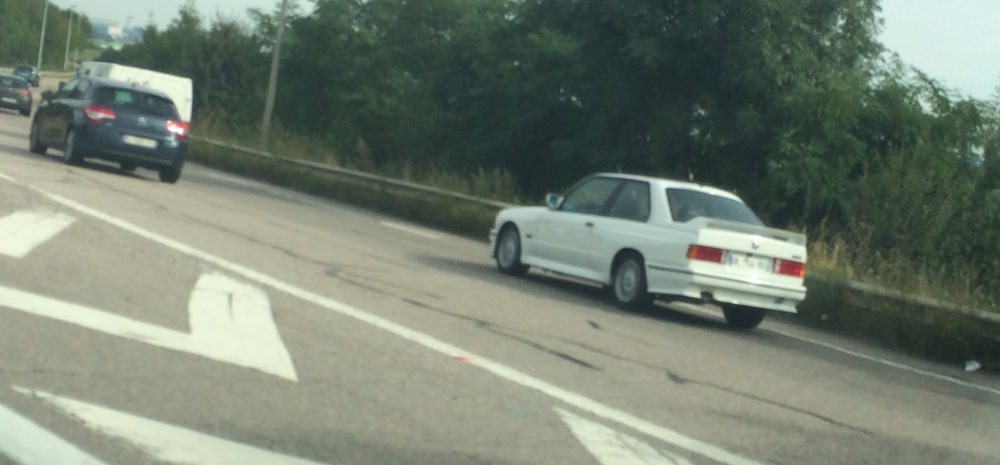 m3-e30.jpg