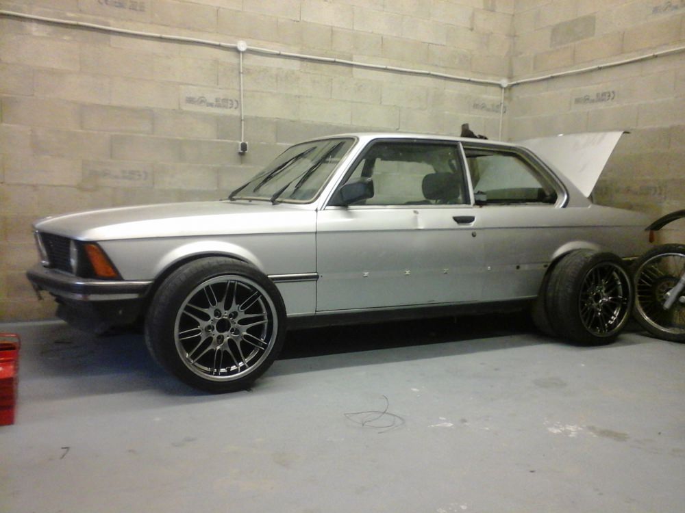 e21 4.4 737.jpg