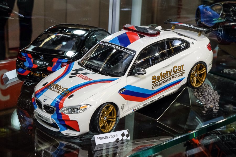 M2 1-18 safety car.jpg