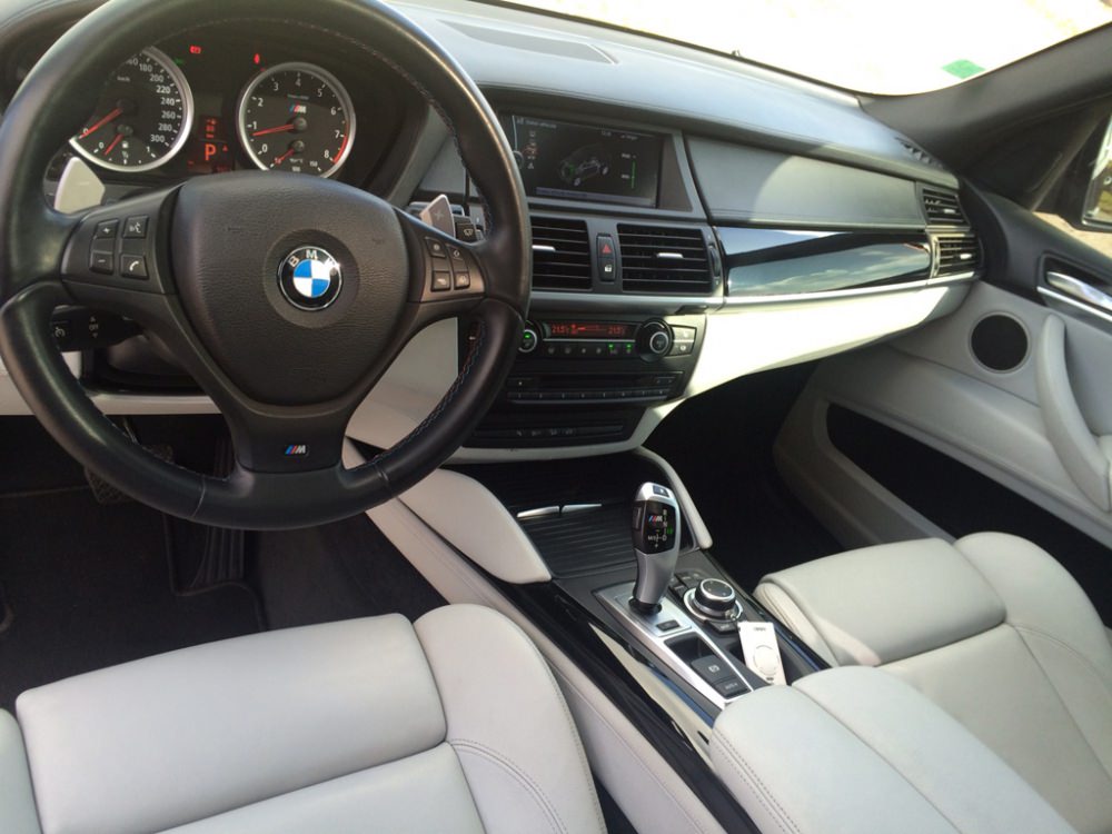 X5M-interieur-central.jpg