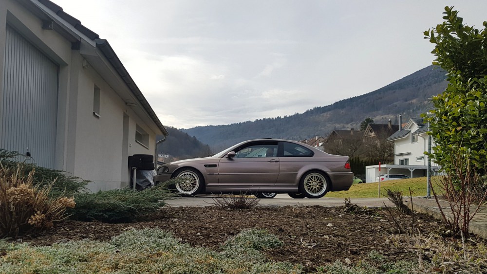 m3_e46.thumb.jpg.186f95ed372f486edf6f8f09a61248b3.jpg