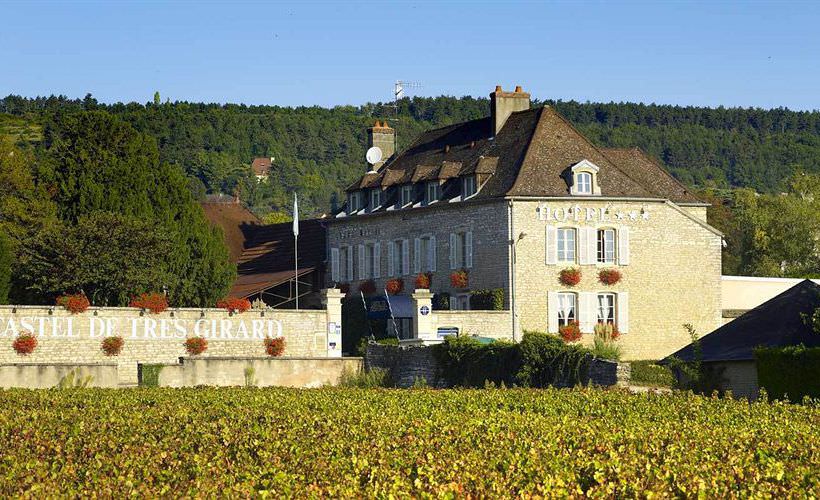 hotel-auberge-castel-de-tres-girard-morey-saint-denis-000.jpg.91b6475eabdd95081ec007679061cf83.jpg