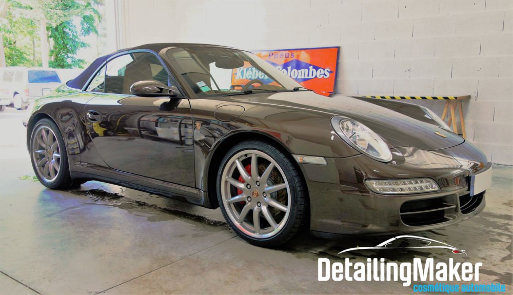 Porsche 997 Carrera 4S Spyder Macadamia.JPG